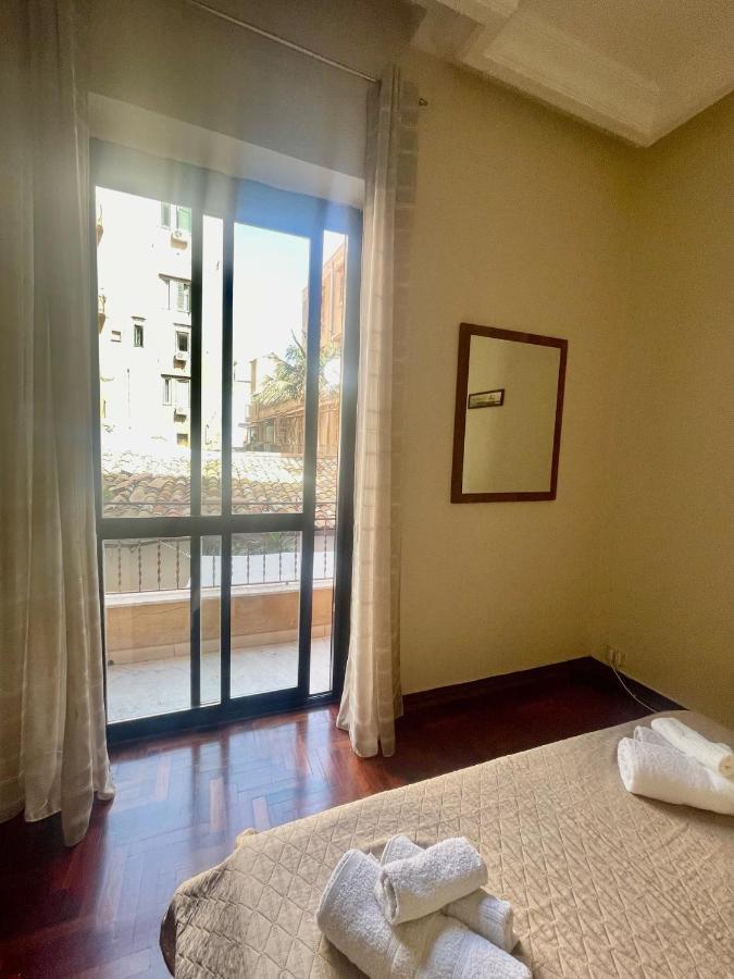 Apartament Dimora Di Maury A Due Passi Dai Trasporti E Da Ballaro Палермо Экстерьер фото